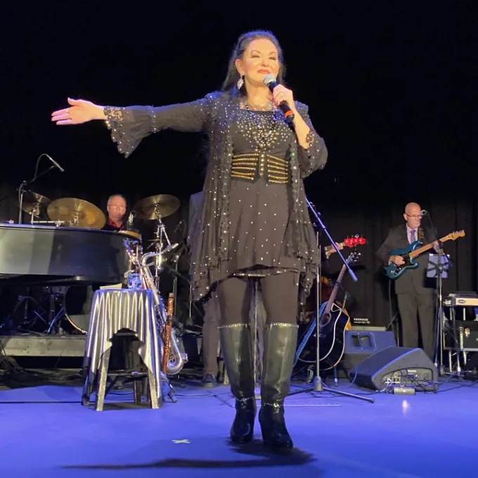 Crystal Gayle tickets